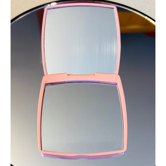 COMPACT MIRROR: Limited-Edition CHANEL Pink w/Golden Monogram, NWOT - Picture 9 of 13